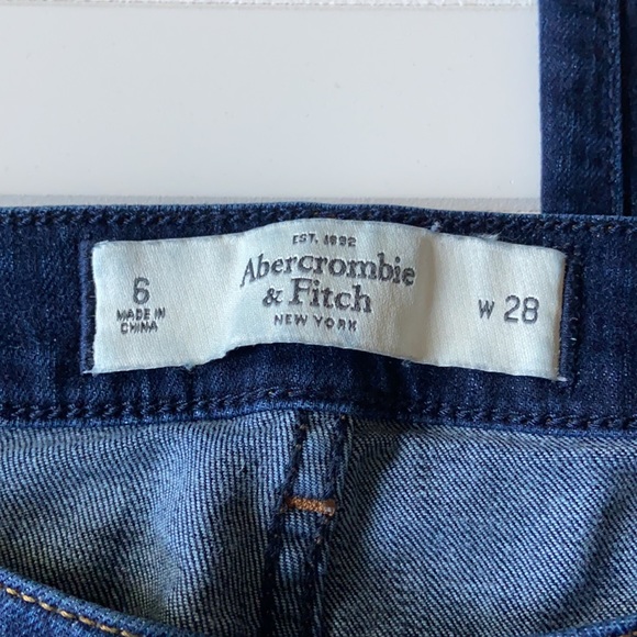 Abercrombie & Fitch Logo Jeans - Picture 2 of 5